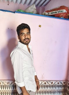 Michael - Male escort in Mumbai Photo 4 of 5