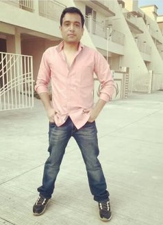 Michael - Male escort in Mumbai Photo 4 of 4