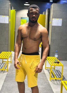 Michael - Male escort in Riyadh Photo 5 of 6