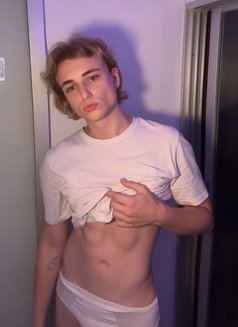 Michael - Male escort in Phuket Photo 1 of 5