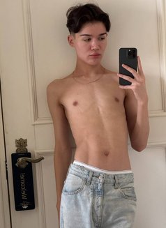 Michel hot twink 🥵 new boy in London - Acompañantes masculino in London Photo 23 of 24