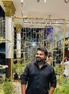 Michel - Male escort in Hyderabad Photo 2 of 3