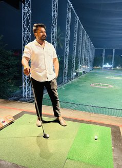 Michel - Male escort in Hyderabad Photo 4 of 8
