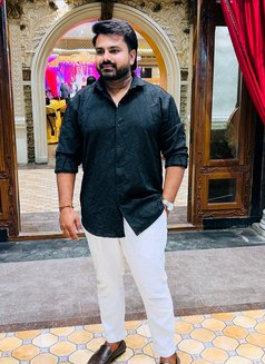 Michel - Male escort in Hyderabad Photo 5 of 8