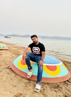 Michel - Male escort in Hyderabad Photo 8 of 8