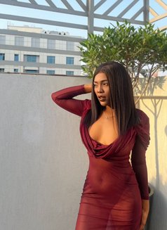 Michele - escort in Dubai Photo 3 of 5