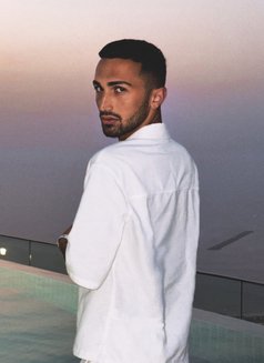 Michell π·πΊπ¬πͺ - Male escort in Dubai Photo 1 of 4