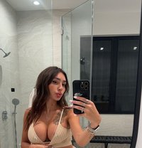 Michelle - escort in Paris