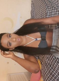 Michelle - companion in Abidjan Photo 1 of 4