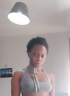 Michelle - Acompañante in Abidjan Photo 2 of 3