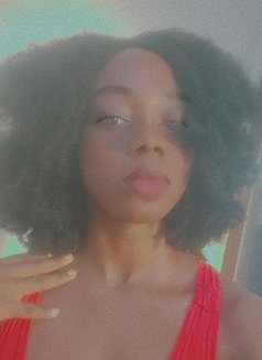 Michelle - puta in Cotonou Photo 5 of 6