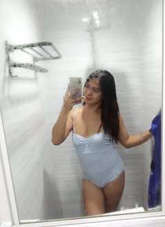 Michelle - escort in Manila Photo 4 of 10