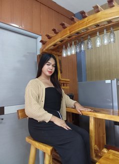 Michelle - escort in Manila Photo 6 of 10