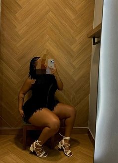 Michelle - escort in Nairobi Photo 1 of 3