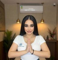 Michelle professional masseuse - escort in Riyadh Photo 2 of 5