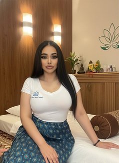 Michelle professional masseuse - escort in Riyadh Photo 4 of 5