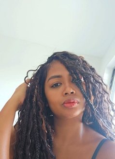 Michelle/ rimming and gf expirience - puta in Riyadh Photo 7 of 8