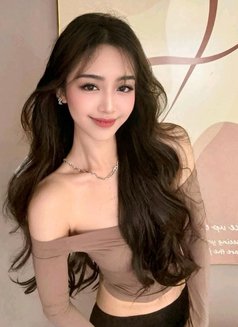 Michelle - escort in Tokyo Photo 1 of 7