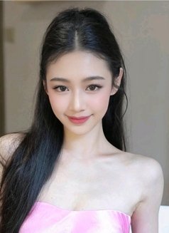Michelle - escort in Tokyo Photo 5 of 7
