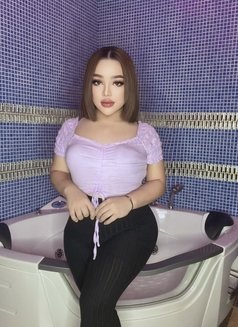 Michelle Ladyboy Thailand (both) - Masajista in Abu Dhabi Photo 4 of 4