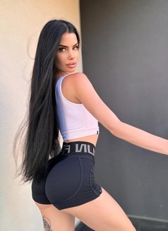 Michellee - puta in Riyadh Photo 3 of 10