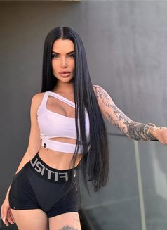 Michellee - puta in Riyadh Photo 4 of 10