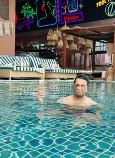 Mickey - Acompañante in Mumbai Photo 2 of 4