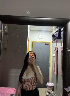 Mickey - puta in Al Manama Photo 8 of 8