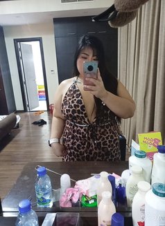 Fat girl - puta in Al Manama Photo 4 of 12