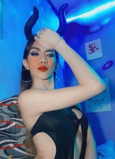 Mickie - Transsexual escort in Manila Photo 2 of 7