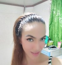 Mickiehotranspinay - Transsexual escort in Makati City