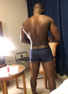Micky B - Male escort in Doha Photo 5 of 8
