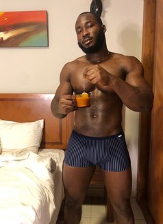 Micky B - Male escort in Doha Photo 6 of 8