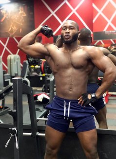 Micky B - Male escort in Doha Photo 7 of 8