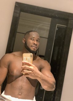 Micky B - Male escort in Doha Photo 6 of 9