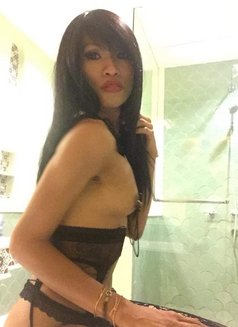 Micky Bossytop - Transsexual escort in Bangkok Photo 2 of 6