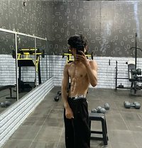 Micky - Intérprete masculino de adultos in New Delhi