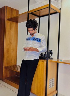 Mickyy77 - Male escort in New Delhi Photo 1 of 1