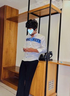 Mickyy77 - Male escort in New Delhi Photo 2 of 3