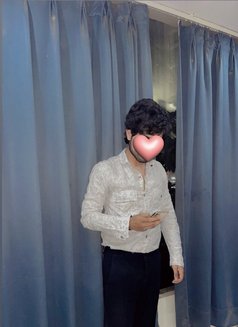 Mickyy77 - Male escort in New Delhi Photo 3 of 3