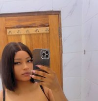 Mide - escort in Dakar