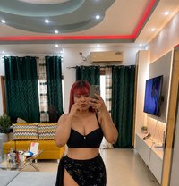 Mide - adult performer in Dakar