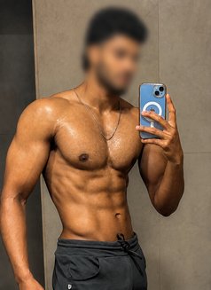 Midnight Companion - Male escort in Chennai Photo 1 of 1
