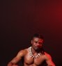 Midnight - Acompañantes masculino in Johannesburg Photo 10 of 19