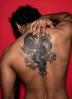 Midnight Dragon - Acompañantes masculino in Bangalore Photo 6 of 6
