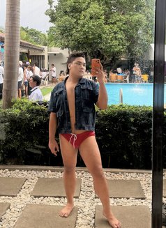 Midnight Gent - Acompañantes masculino in Kuala Lumpur Photo 2 of 3