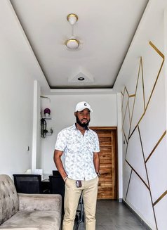 Hotshot - Male escort in Accra Photo 4 of 6