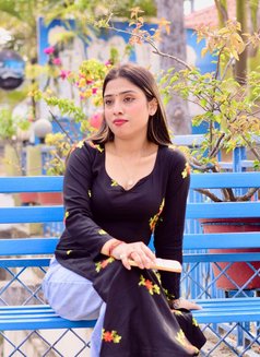 Midnight Sweet Escorts - puta in Surat Photo 1 of 1