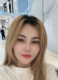 Mie - puta in Hillerød Photo 1 of 3