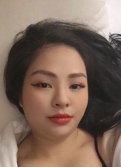 Miea - escort in Dubai Photo 3 of 4